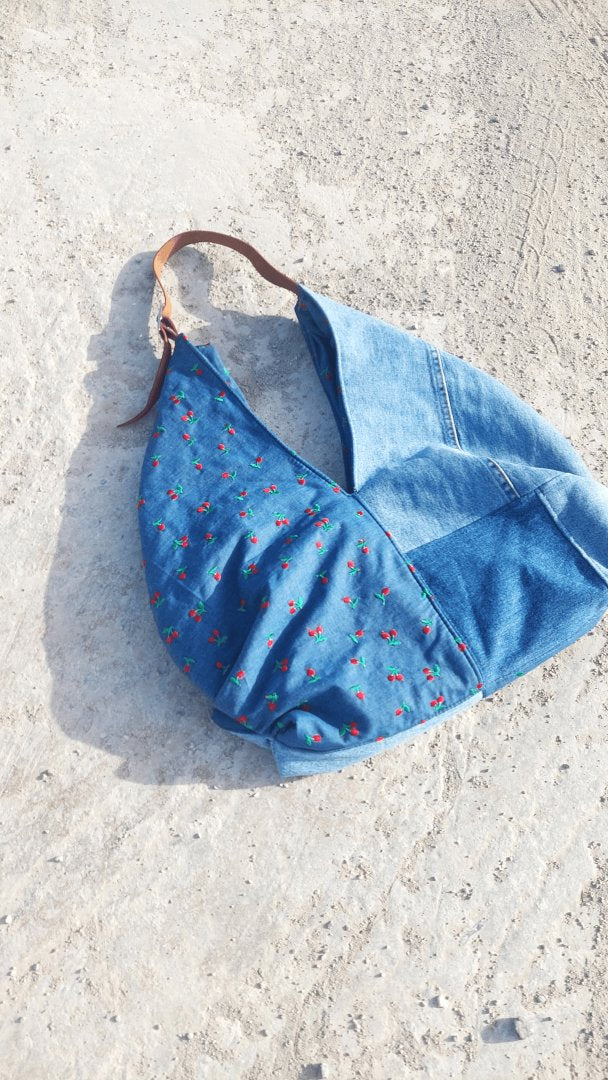 SHOULDER BAGS