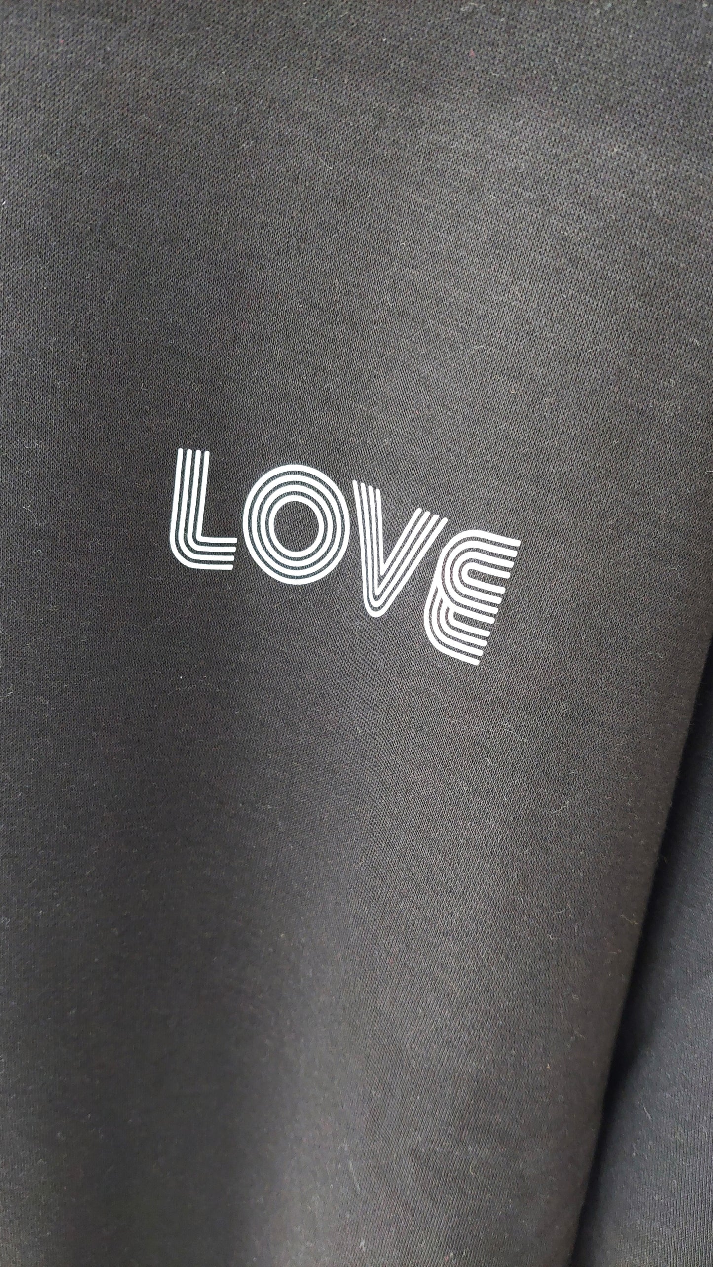 LOVE BLACK SWEATSHIRT