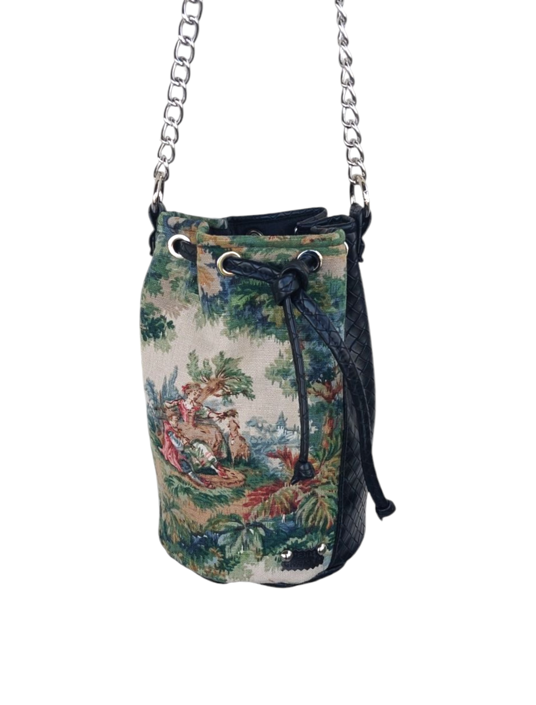 BAROQUE BUCKET BAG WITH CHAIN