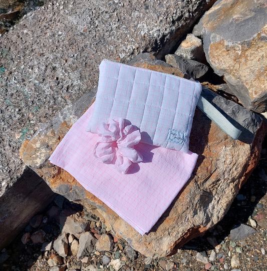 PINK WHITE STRIPED ZIPPER POUCH