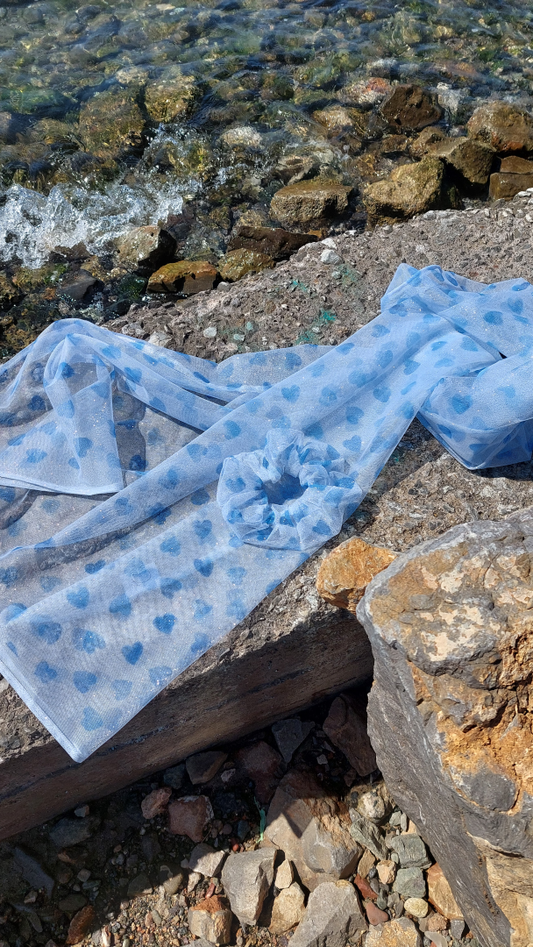 BLUE HEARTS SHARONG WITH SCRUNCHIES