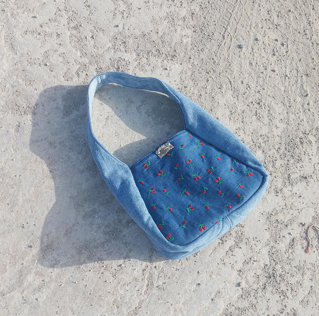 CHERRY UPCYCLING JEANS ALISSA HANDBAG