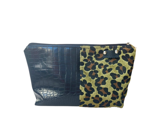 BLACK&GREEN ZIPPER POUCH