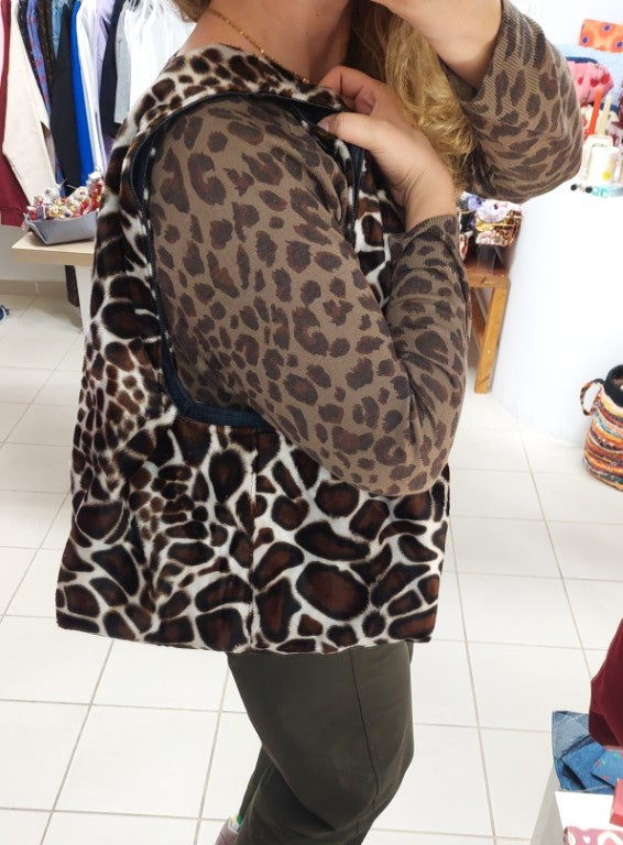 GIRAFFE HOBO SHOULDER BAG
