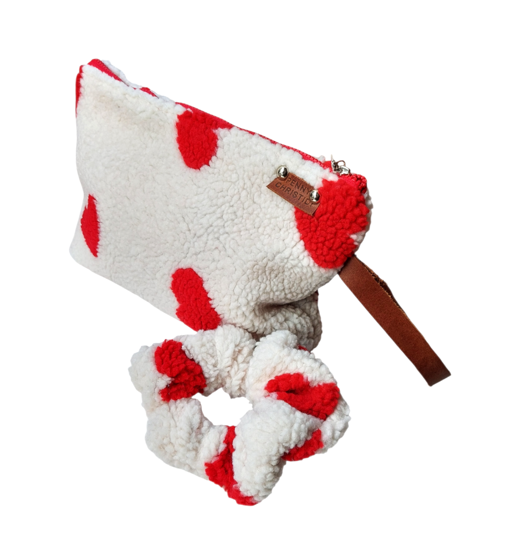 TEDDY HEARTS POUCH BAG