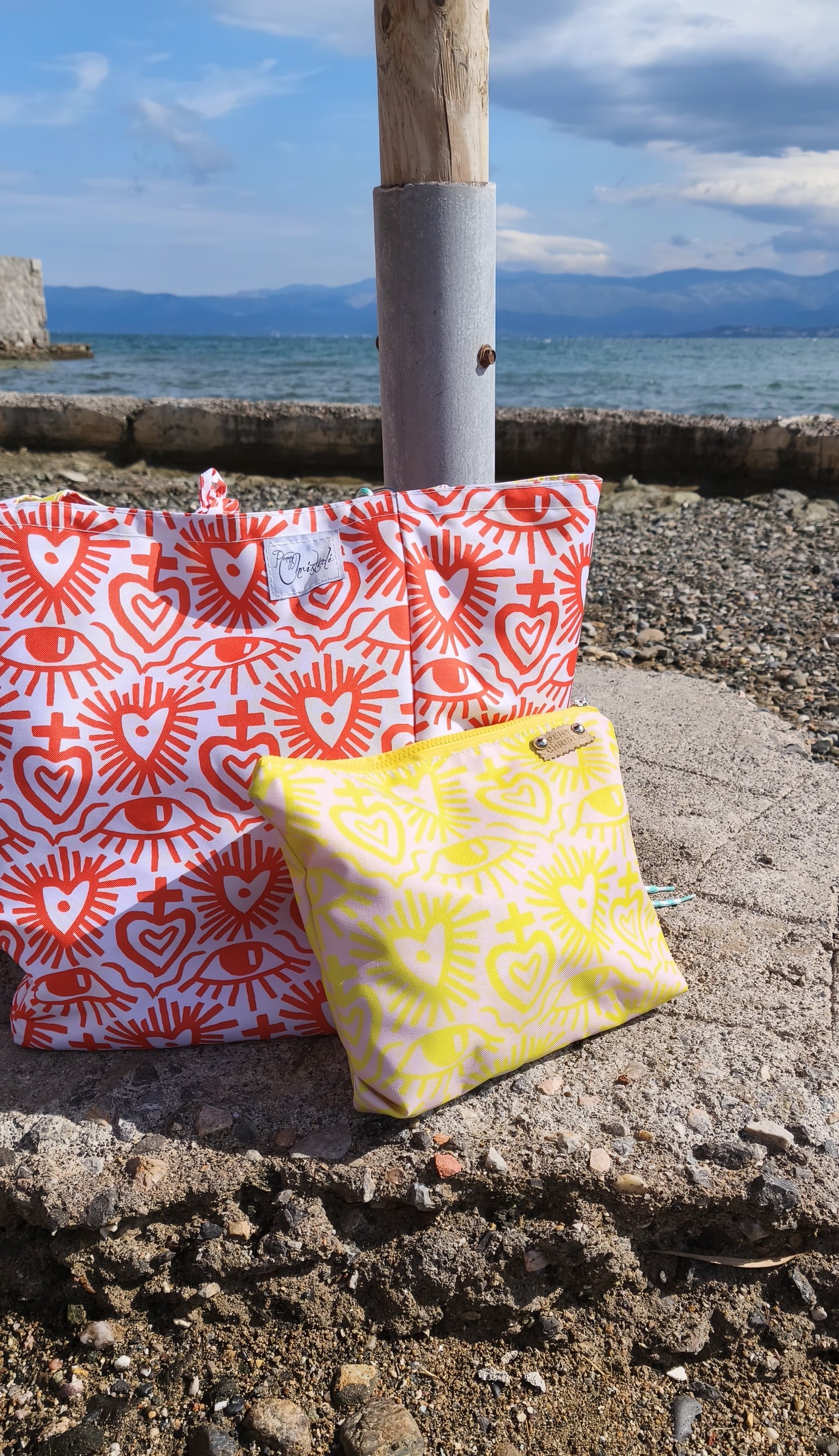 EYES YELLOW WATERPROOF POUCH