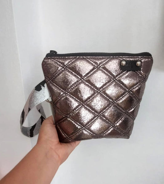 SILVER PADDED POUCH