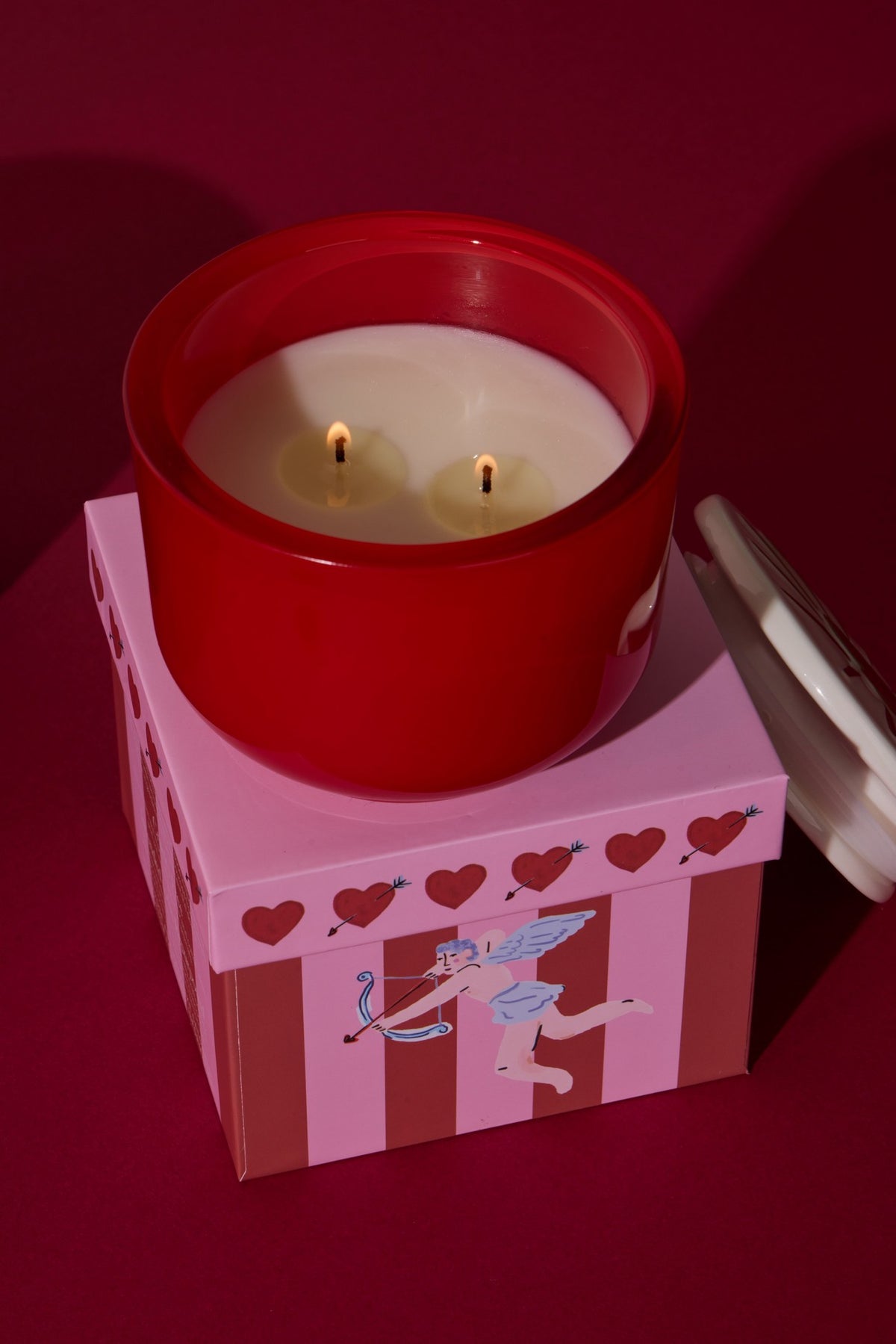 Charmed LOVE Wild Fig & Rose κερί σόγιας σε ροζ γυάλινο δοχείο 226gr