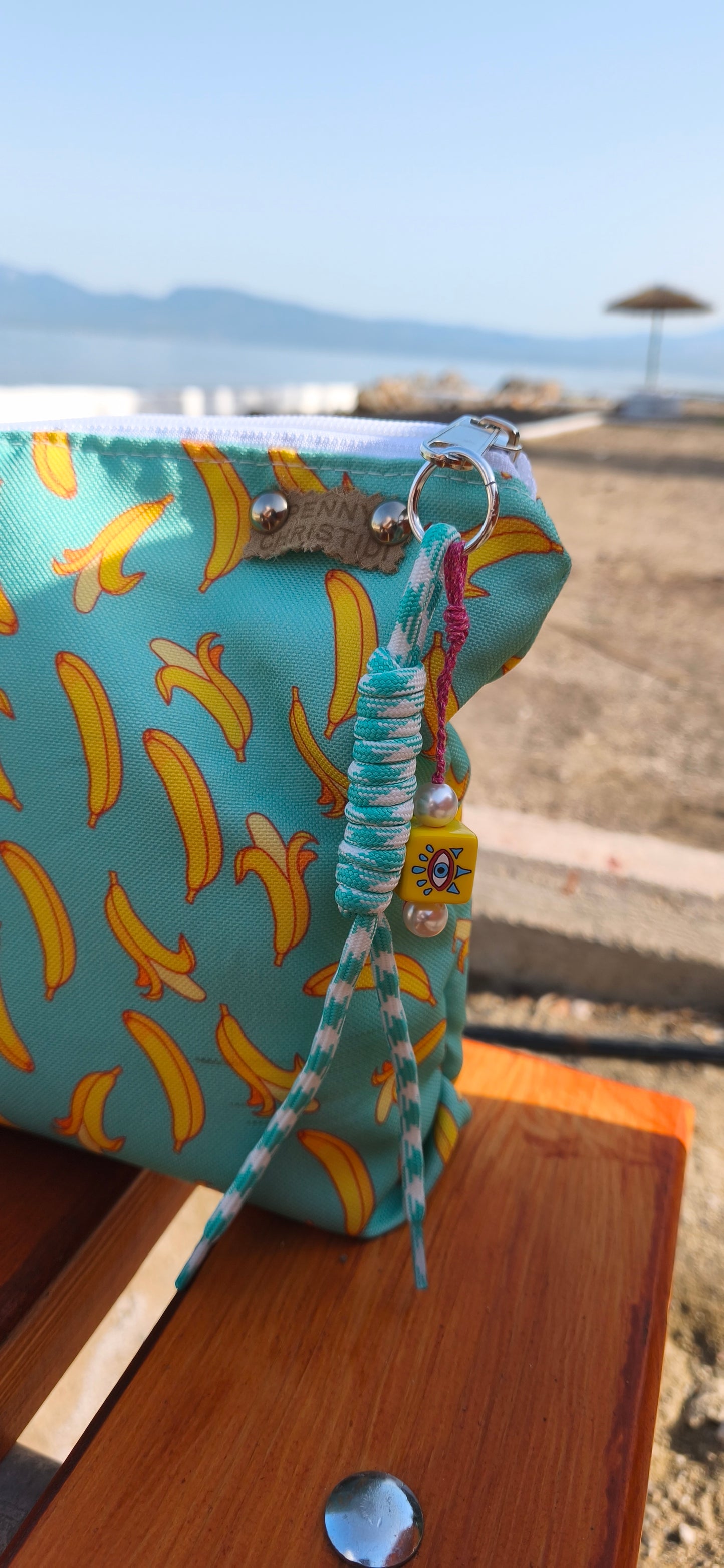 BANANAS WATERPROOF POUCH